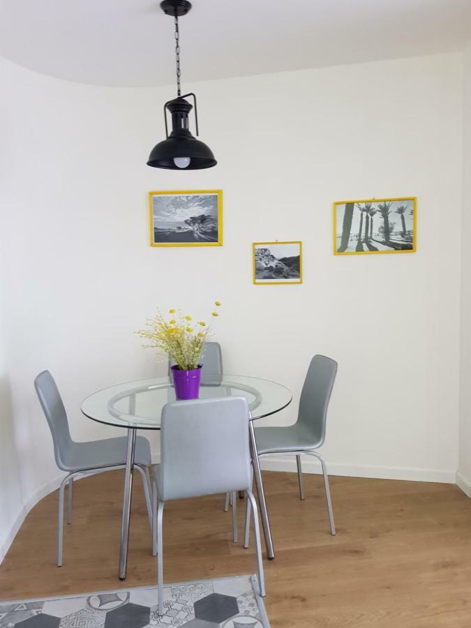 Stylish Apartment With A Patio Close To The Beach エイラート エクステリア 写真